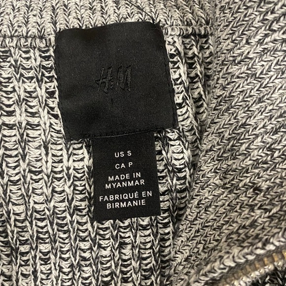 H&M regular fit zip cardigan (size:S) - Picture 3 of 6